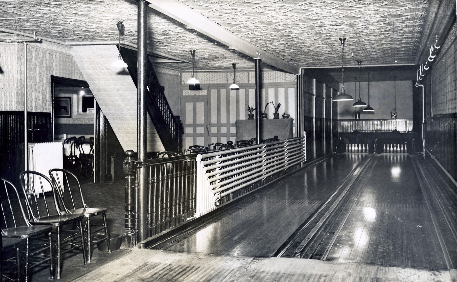 The bowling alley at Neir’s