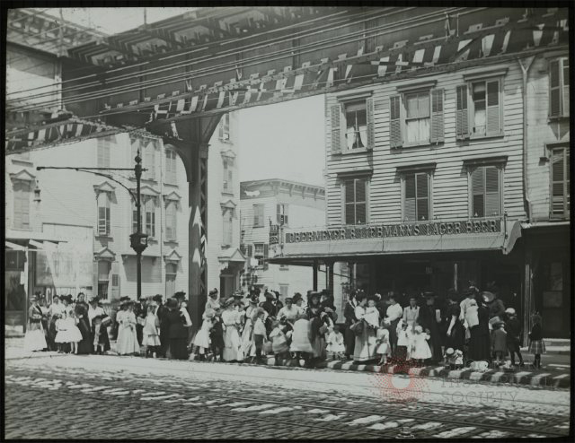 Waiting for the Trolley, 1911